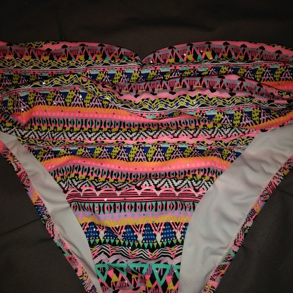 Traded**Victoria Secret bikini bottom - Picture 2 of 8